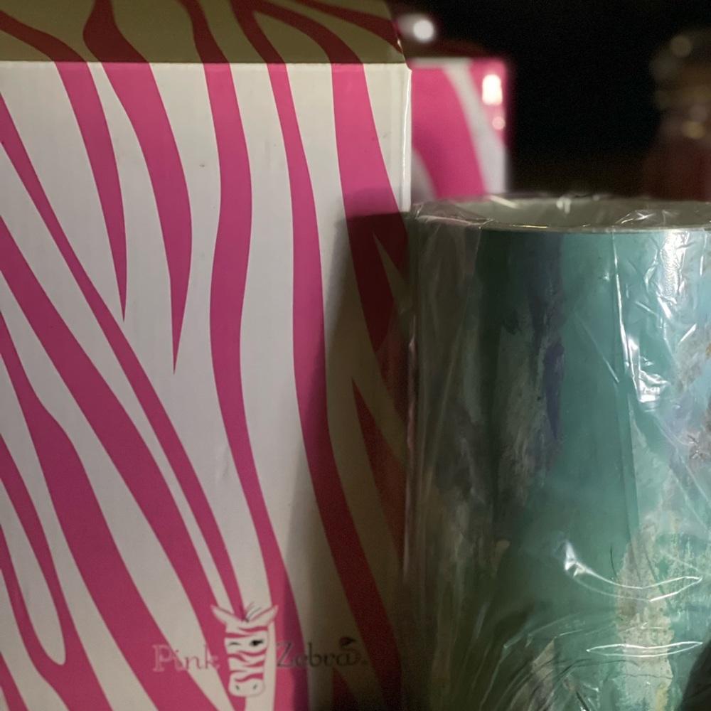 Blue waves simmering shade